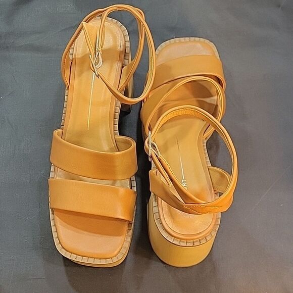 BRAND NEW REPORT WMS ZUES BLOCK HEEL DOUBLE STRAP ADJUSTABLE BUCKLE SAND… - Picture 3 of 15